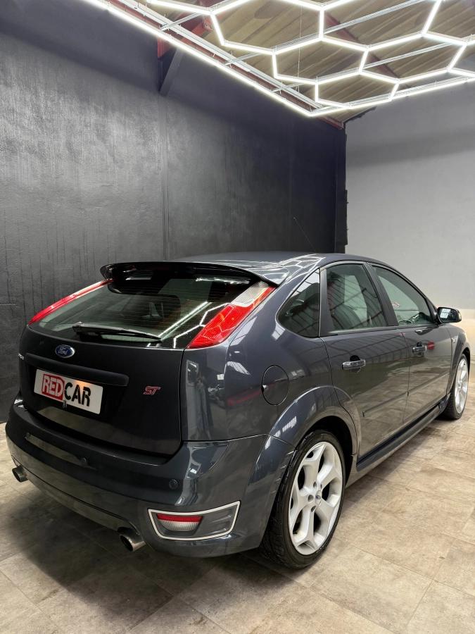 Ford Focus 2.5 T 225 ST