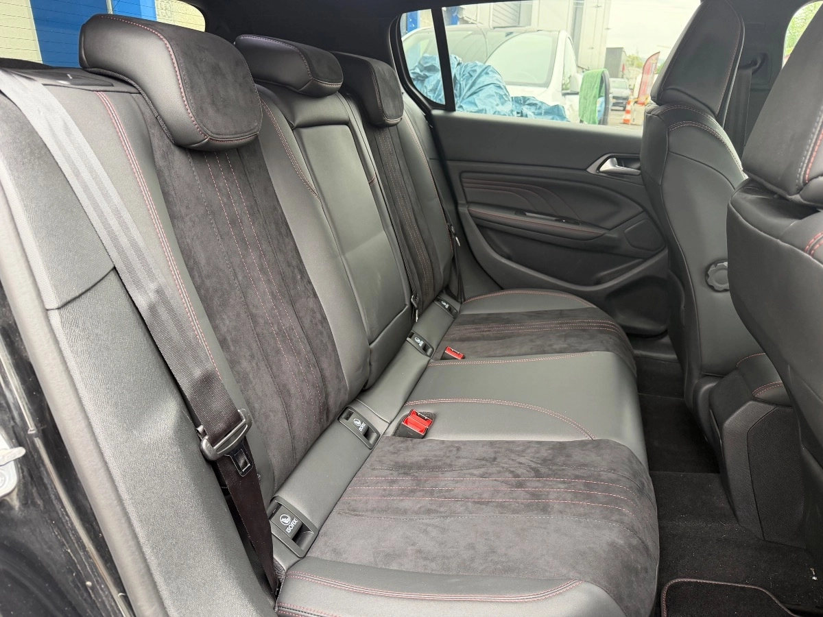 Peugeot 308 - photo 12