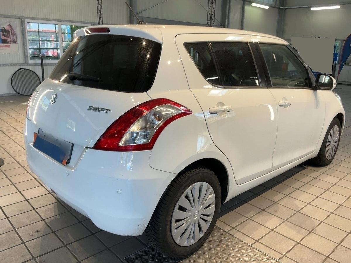 Suzuki Swift 