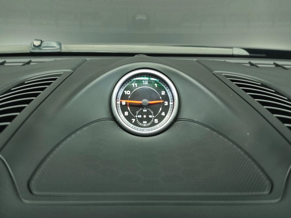 Porsche Cayenne - photo 16