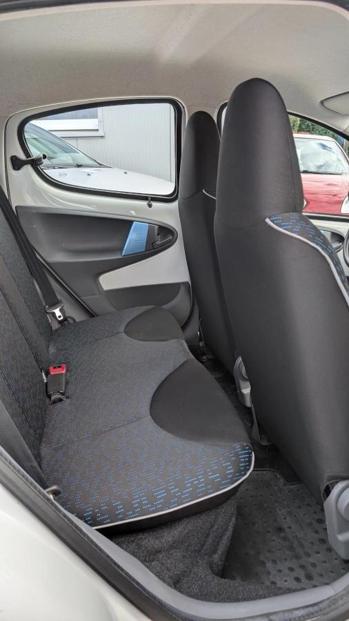Peugeot 107 1.0 70 URBAN MOVE 2-TRONIC BVA