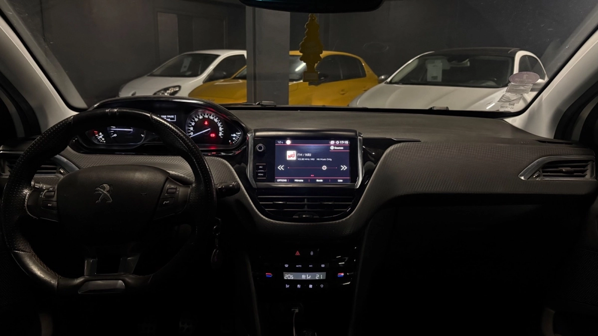 Peugeot 208 - photo 17