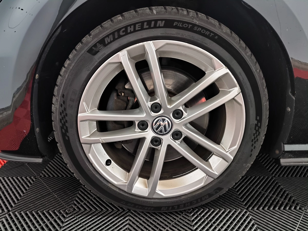 Volkswagen Golf - photo 24