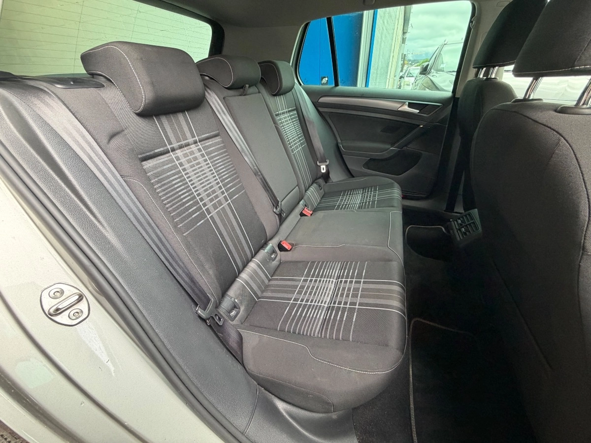 Volkswagen Golf - photo 12