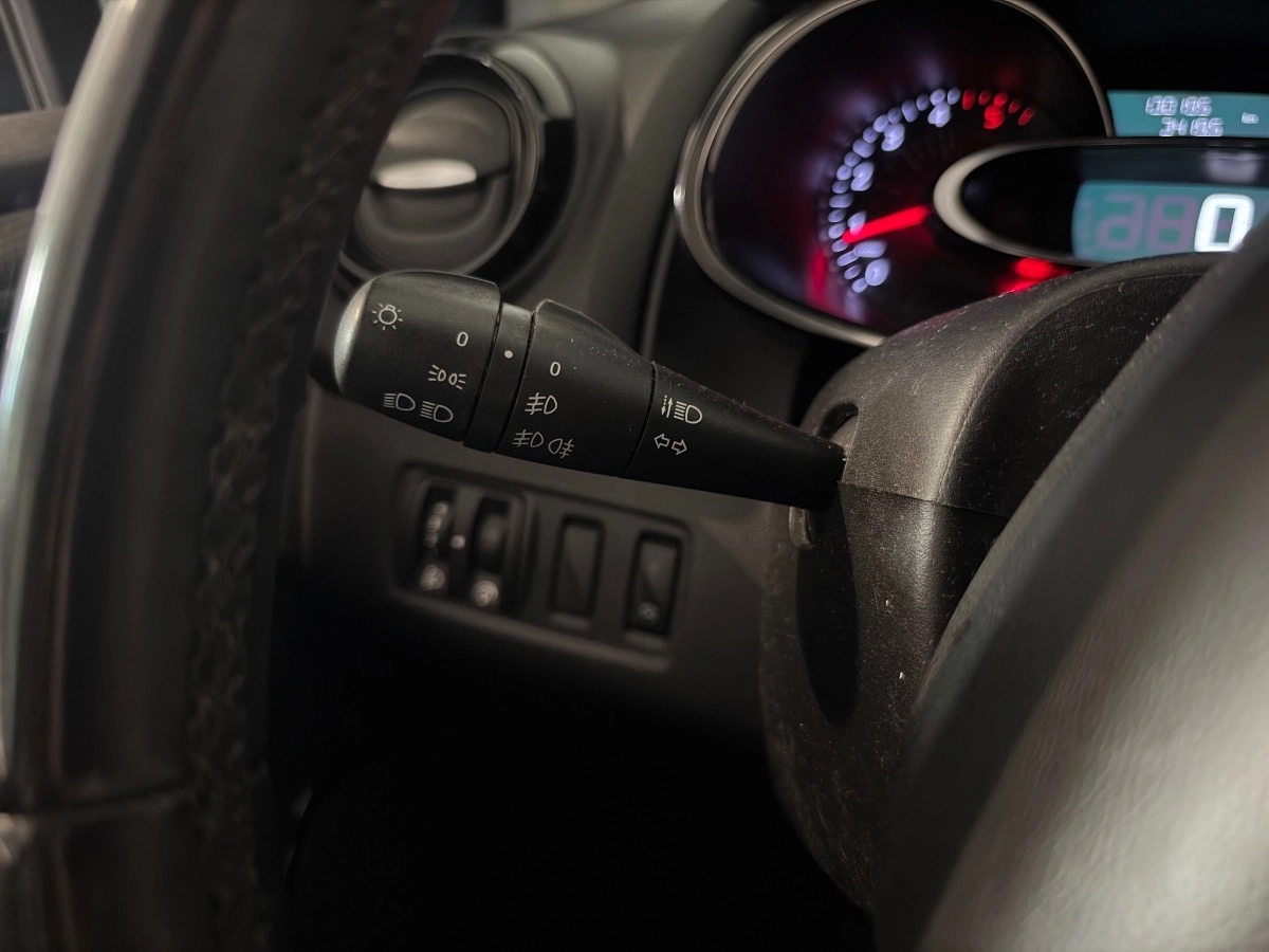 Renault Clio - photo 12