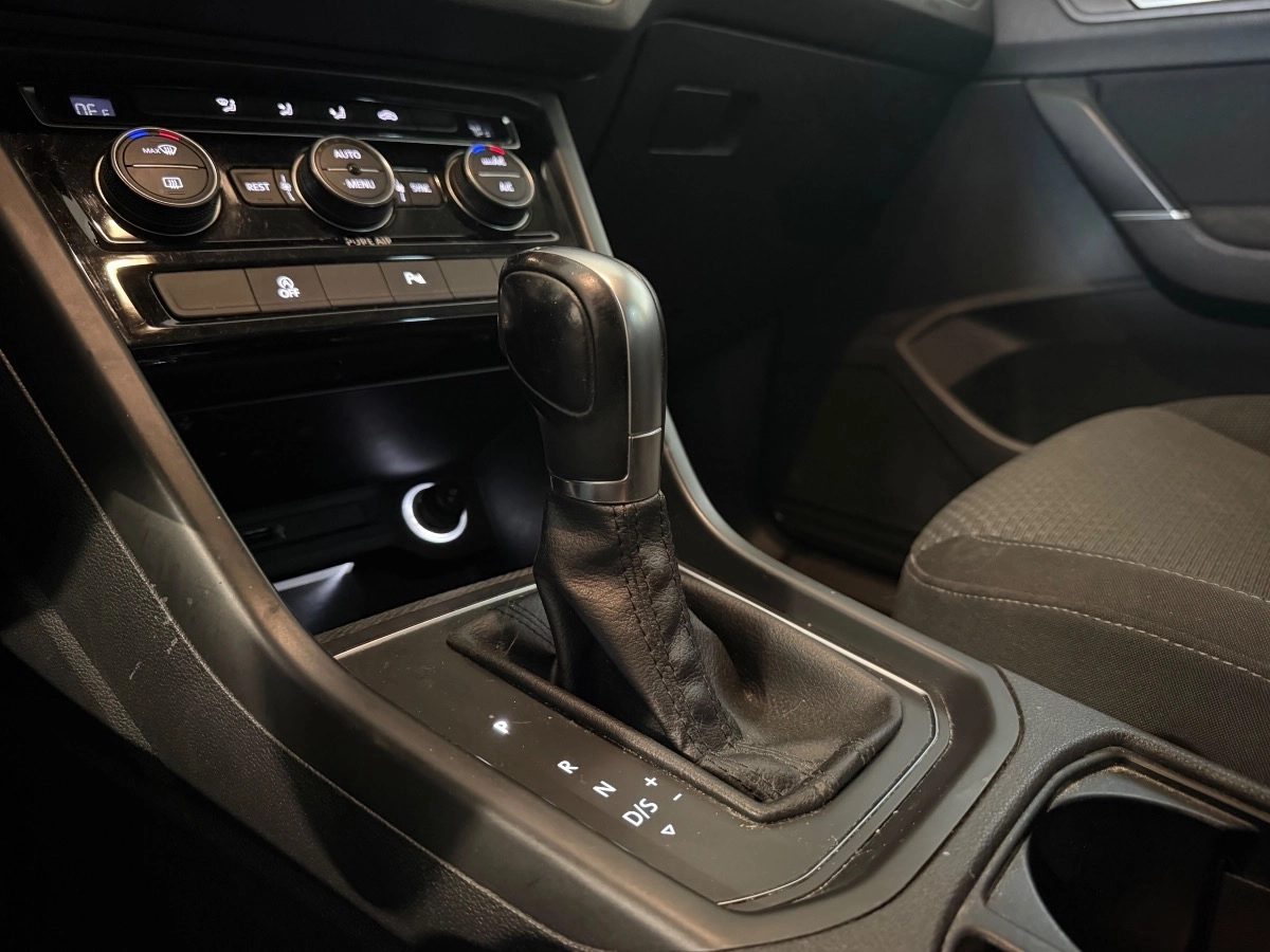 Volkswagen Touran - photo 15