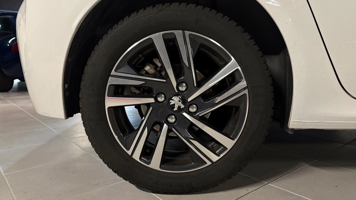 Peugeot 208 - photo 11