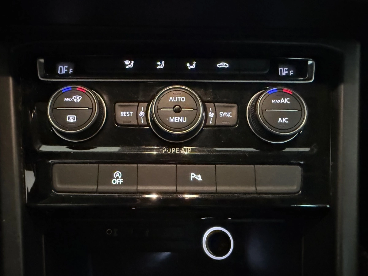 Volkswagen Touran - photo 14