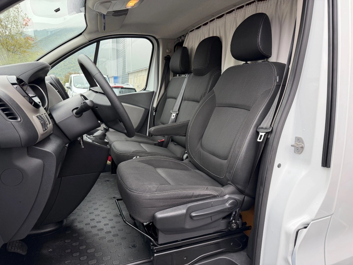 Renault Trafic Vu - photo 12