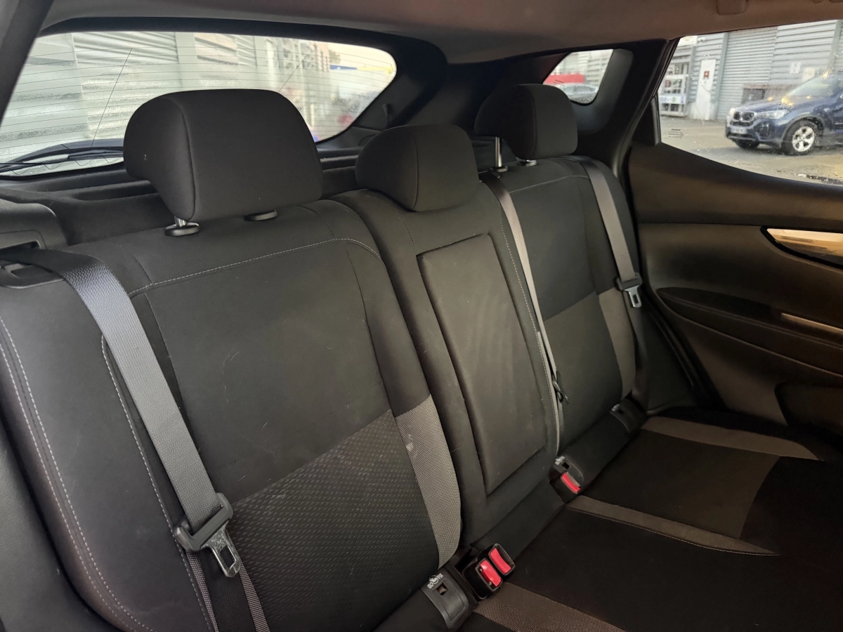 Nissan Qashqai - photo 11