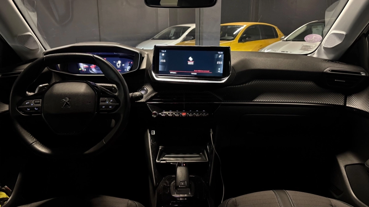 Peugeot 208 - photo 32