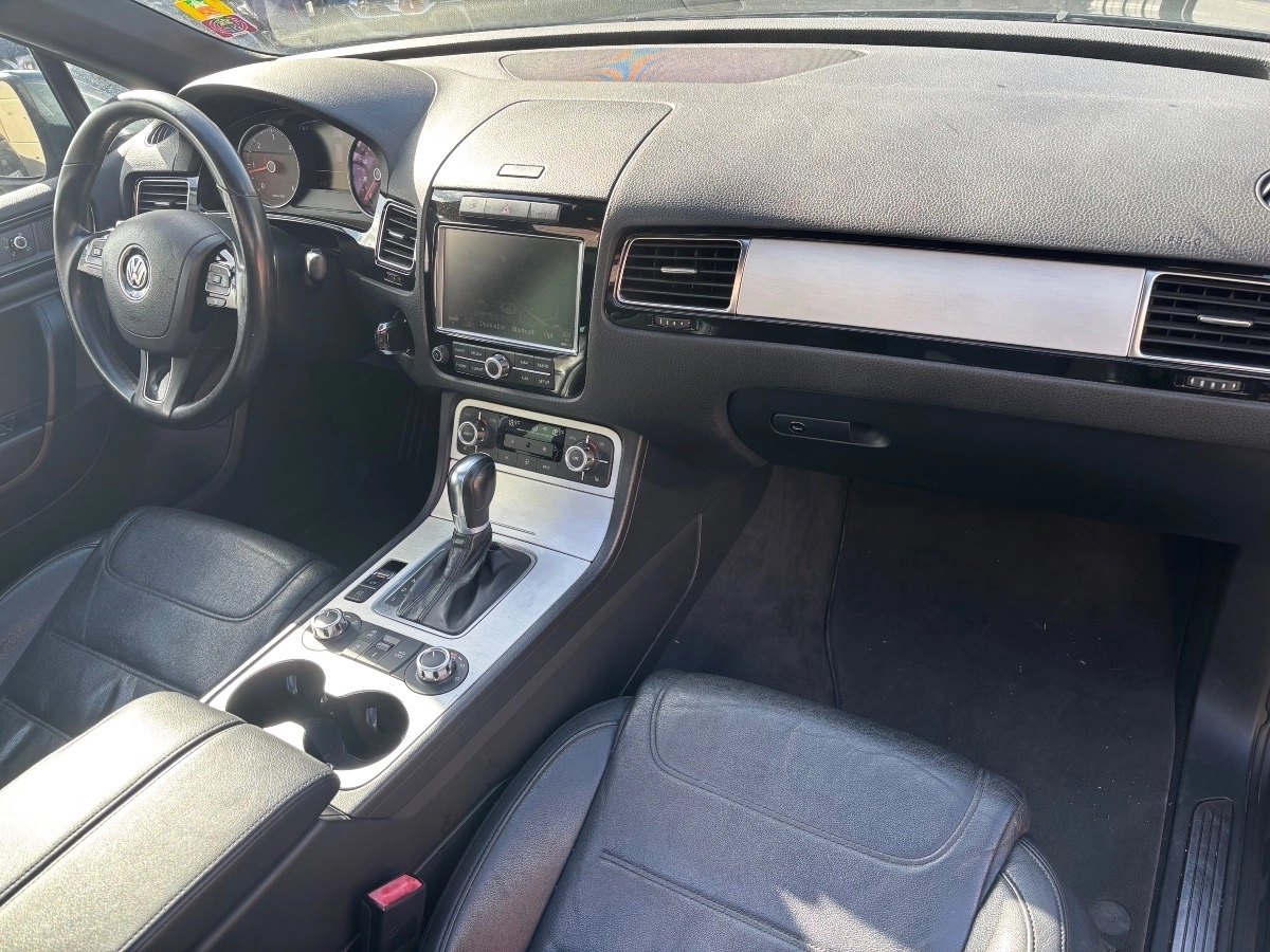 Volkswagen Touareg - photo 9