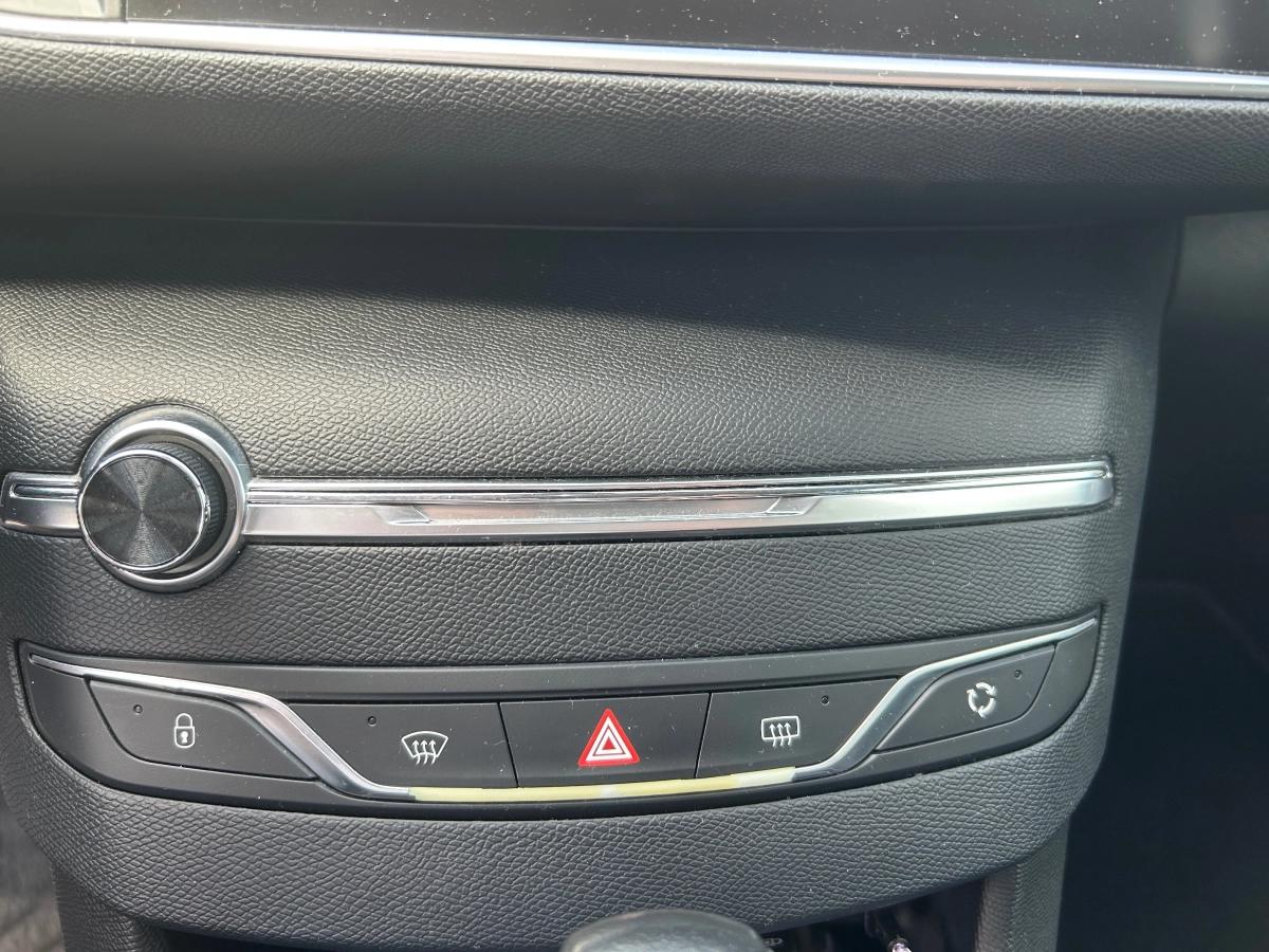Peugeot 308 GENERATION-II 1.6 BLUEHDI 120 ALLURE