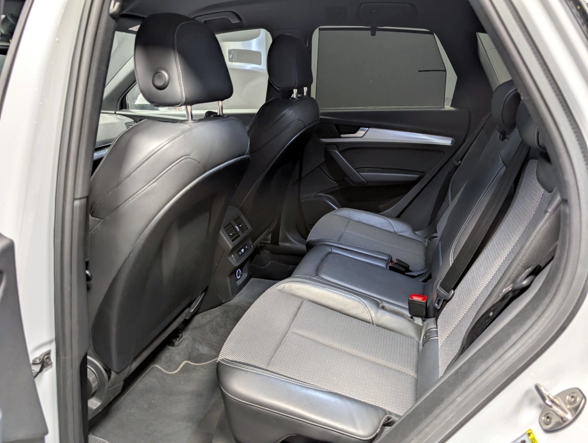 Audi Q5 - photo 11