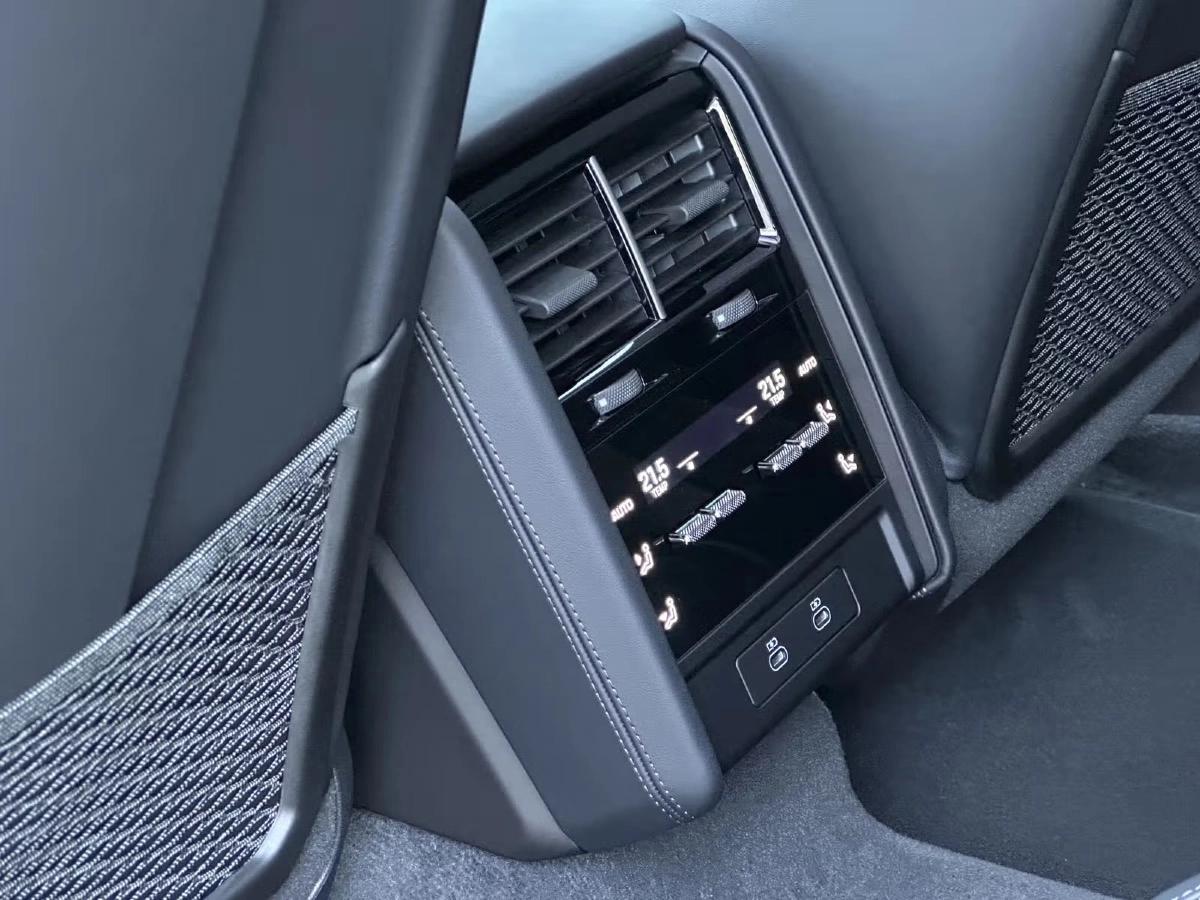 Porsche Cayenne Electrique 442ch 614km WLTP Toit ouvrant/Attelage/Roues AR dir/Burmester/Chrono/22“/Sièges 14/Volant
