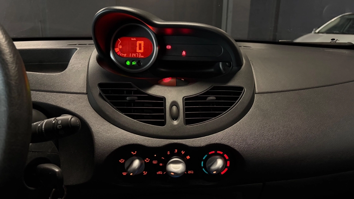 Renault Twingo - photo 19