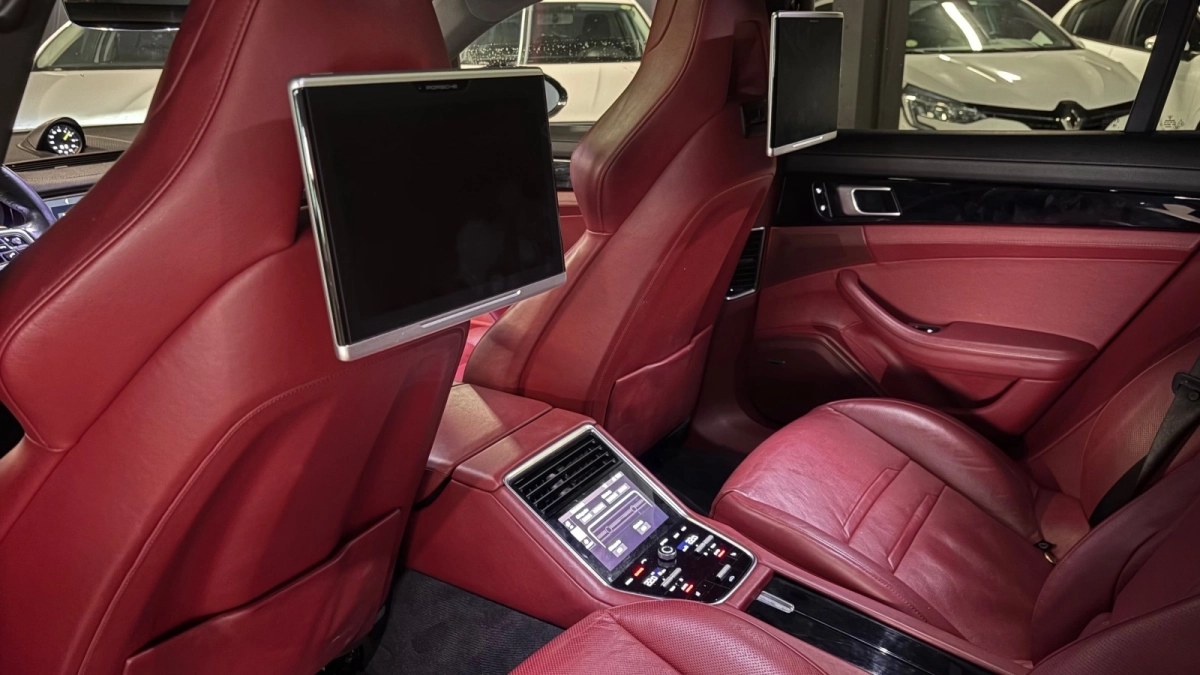 Porsche Panamera - photo 17