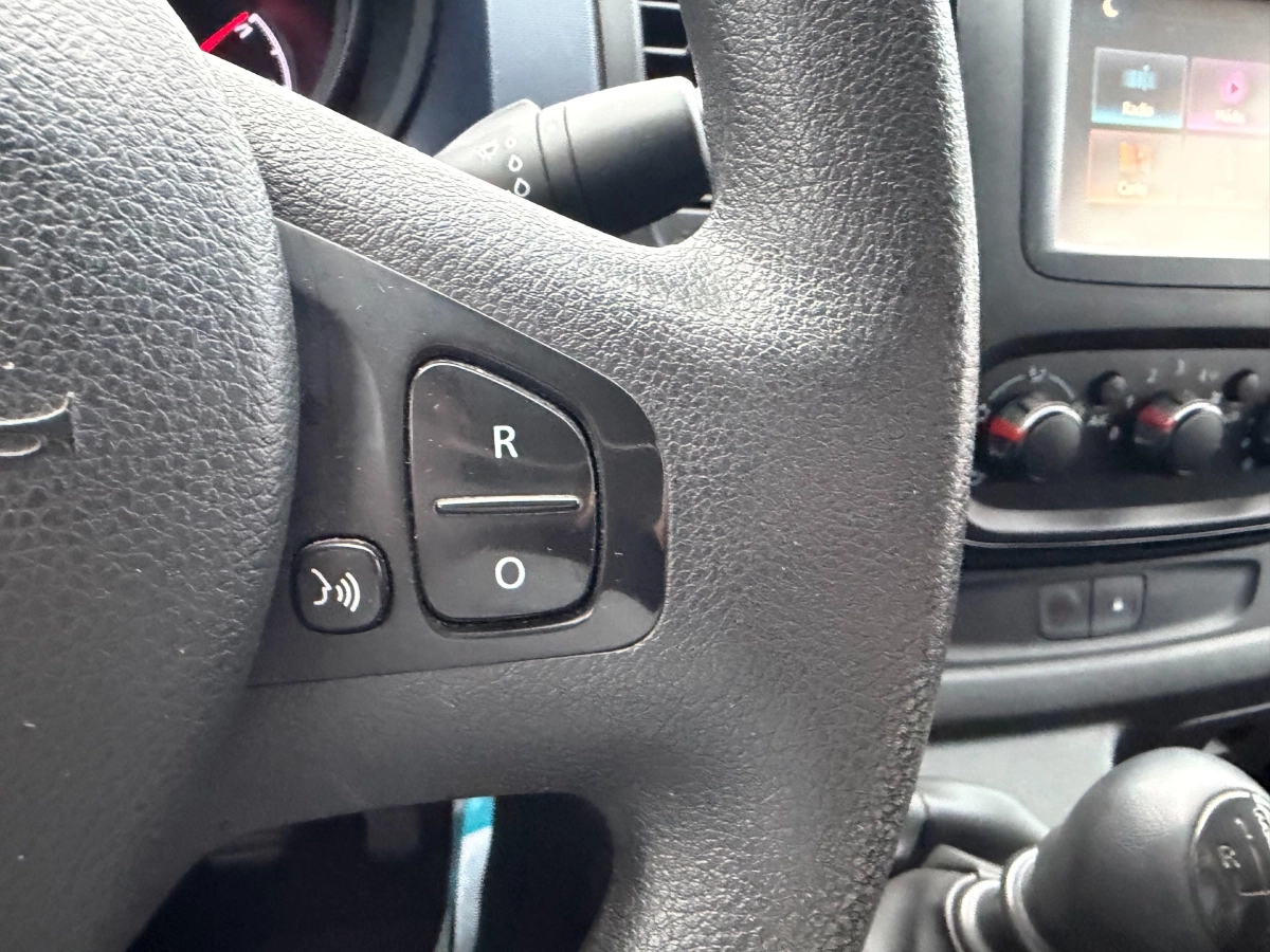 Opel Vivaro Vu - photo 13