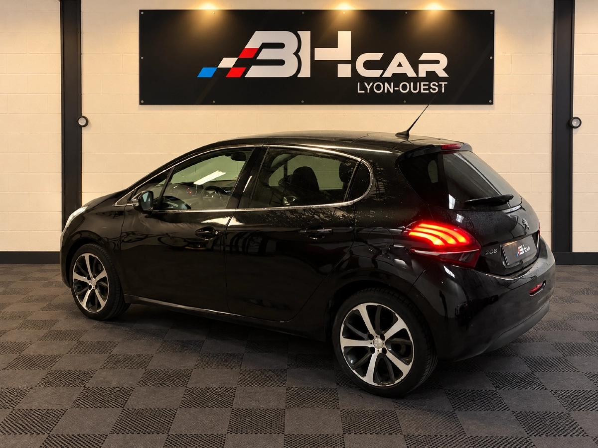 Peugeot 208 - photo 5