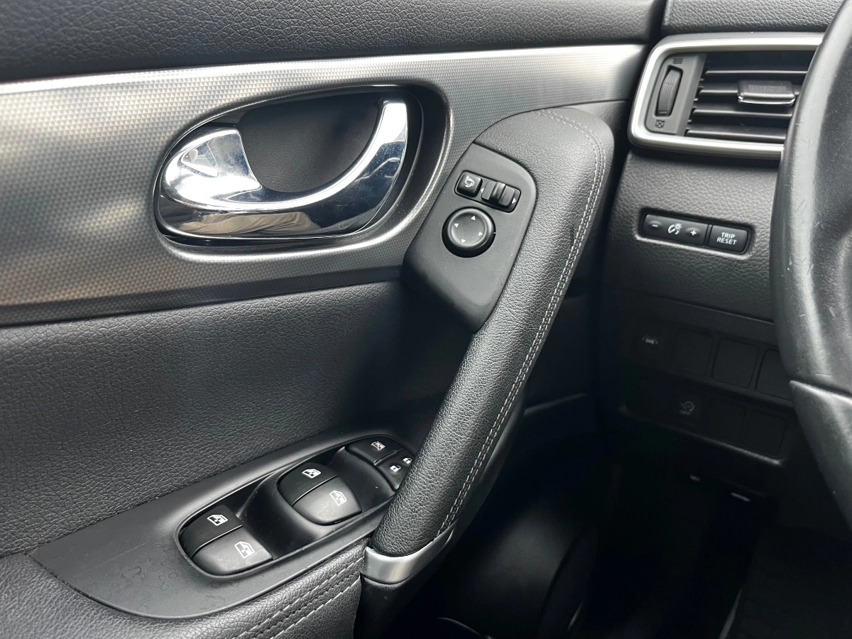 Nissan Qashqai - photo 14