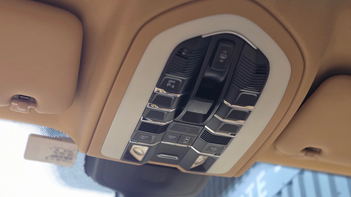 Porsche Cayenne - photo 17
