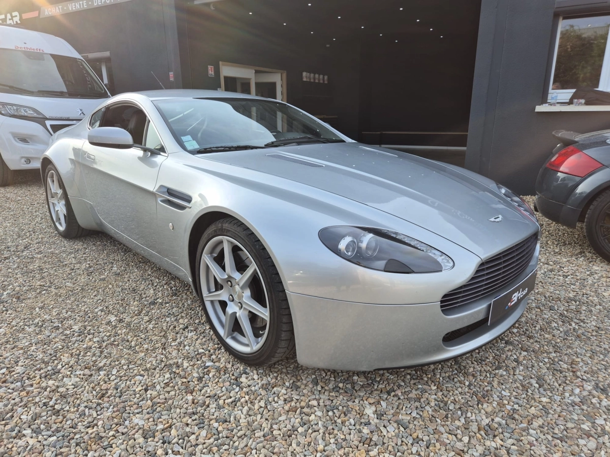 Aston Martin V8 Vantage - photo 20