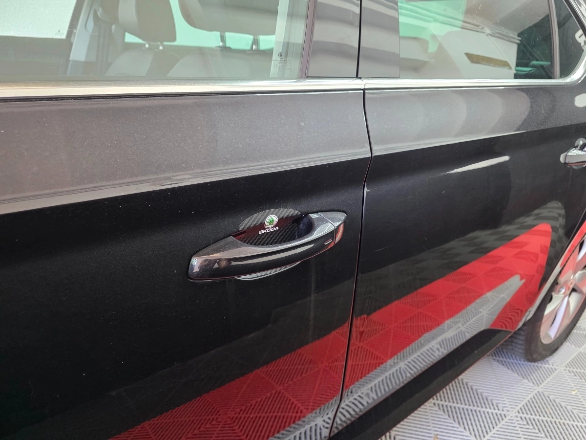 Skoda Superb - photo 29