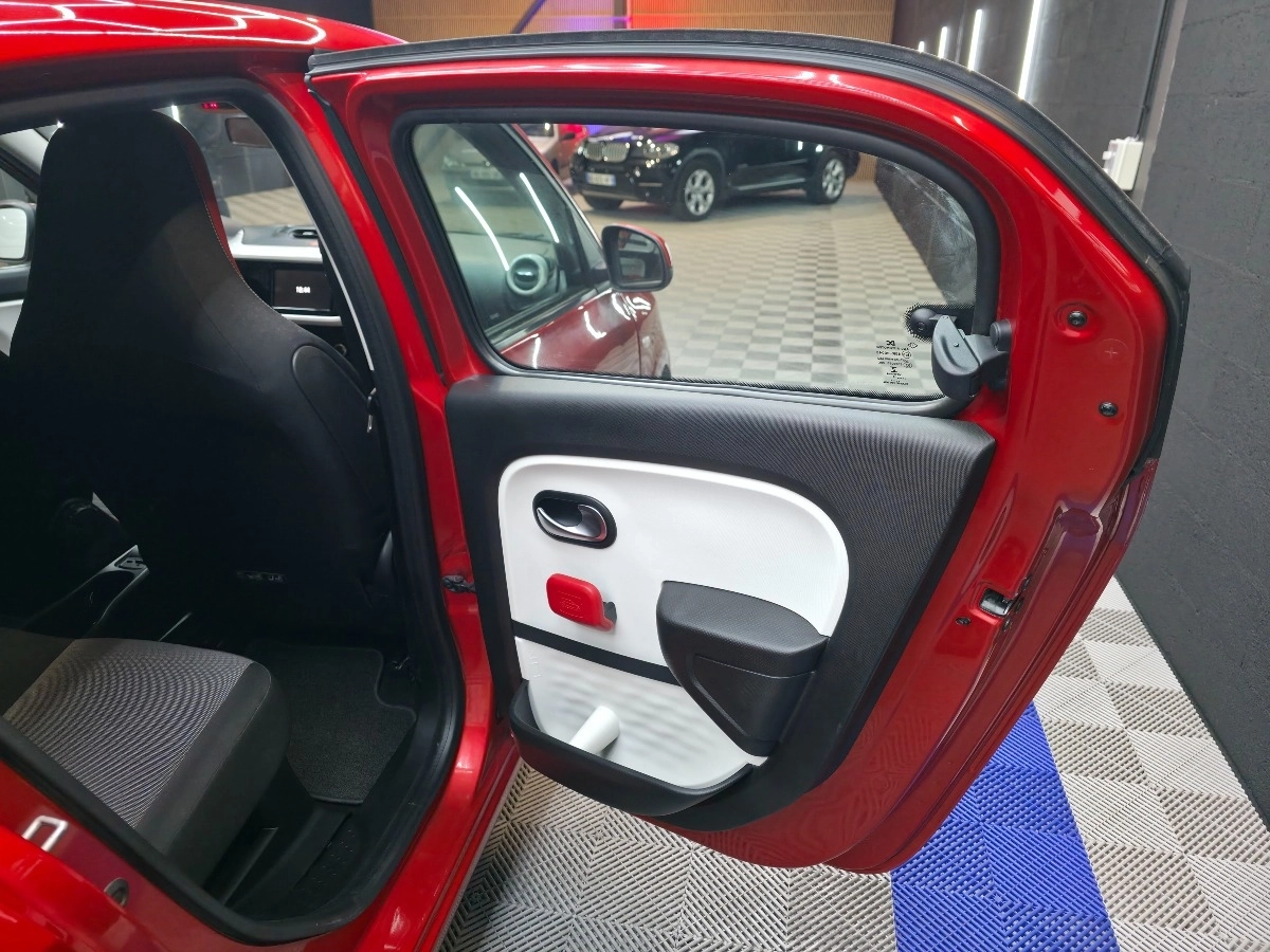 Renault Twingo - photo 24