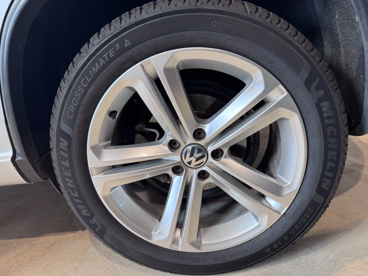 Volkswagen Tiguan - photo 27