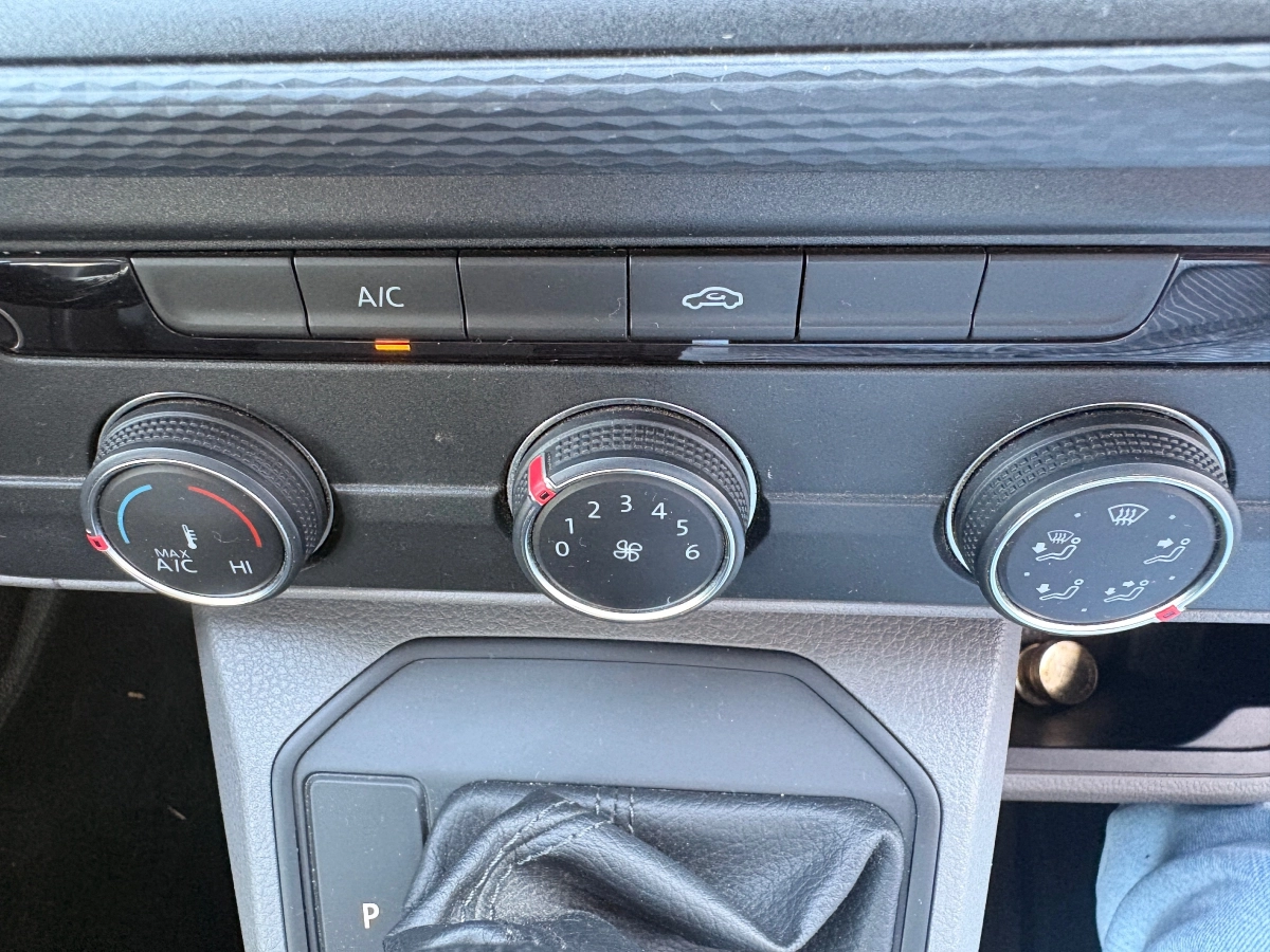 Volkswagen Transporter Vu - photo 15