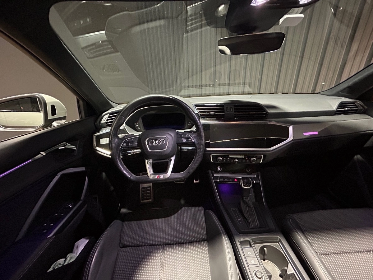 Audi Q3 - photo 14