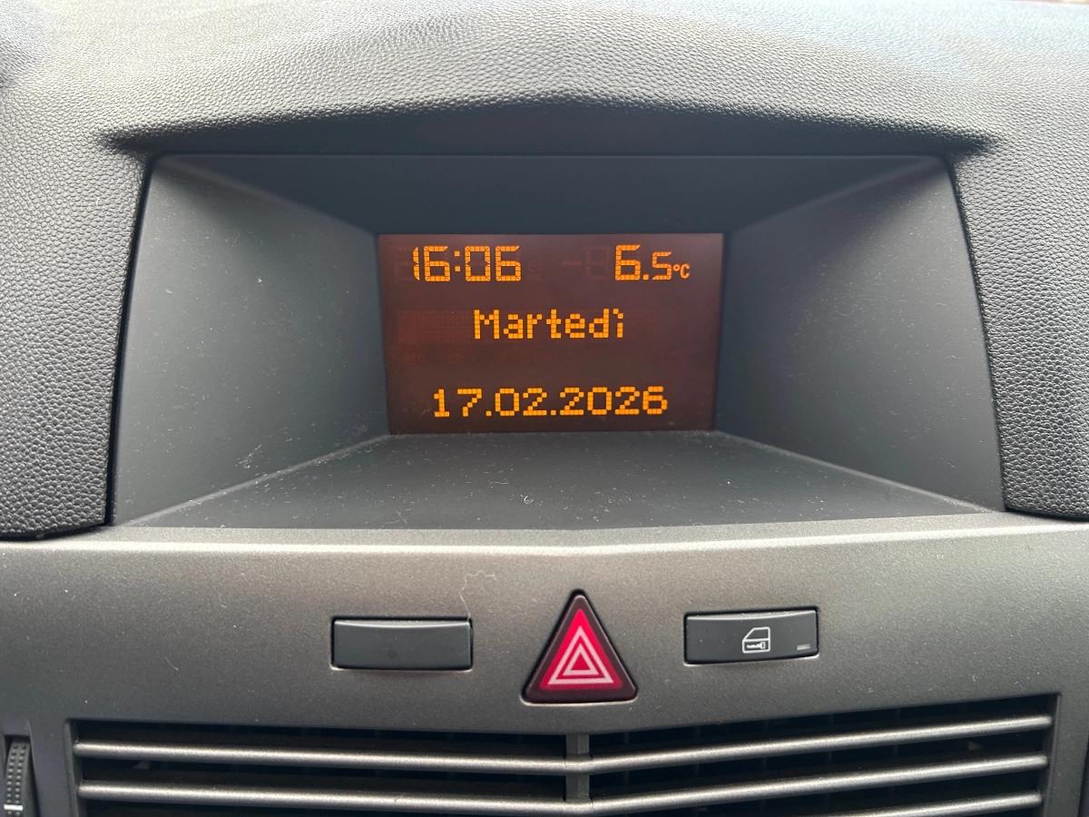 Opel Astra 1.6 TWINPORT 105 ELEGANCE