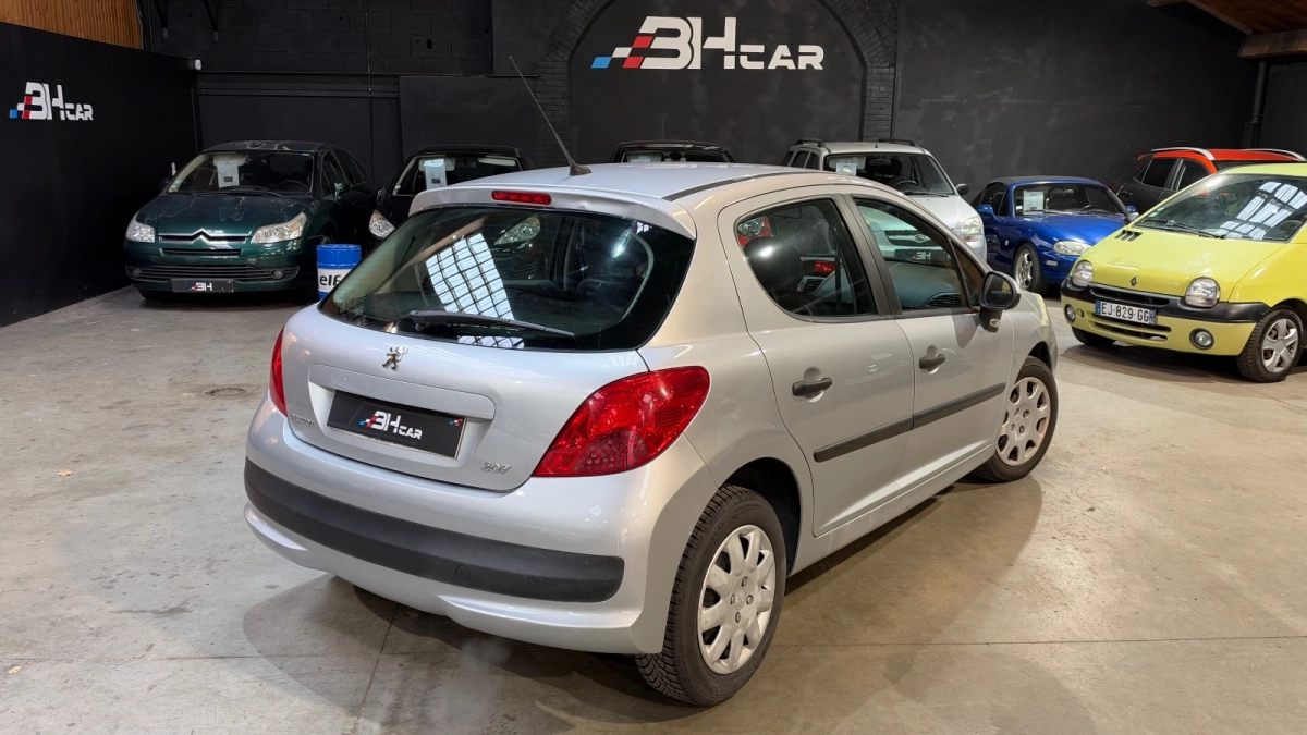 Peugeot 207 - photo 2