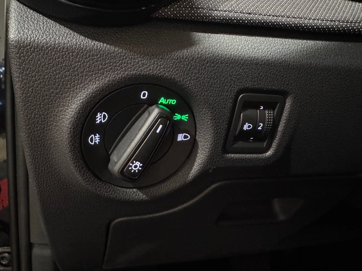 Skoda Fabia - photo 15
