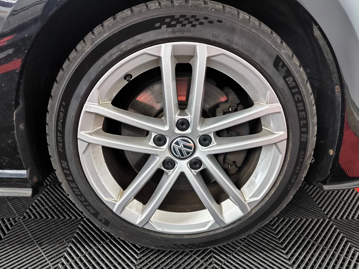Volkswagen Golf - photo 23