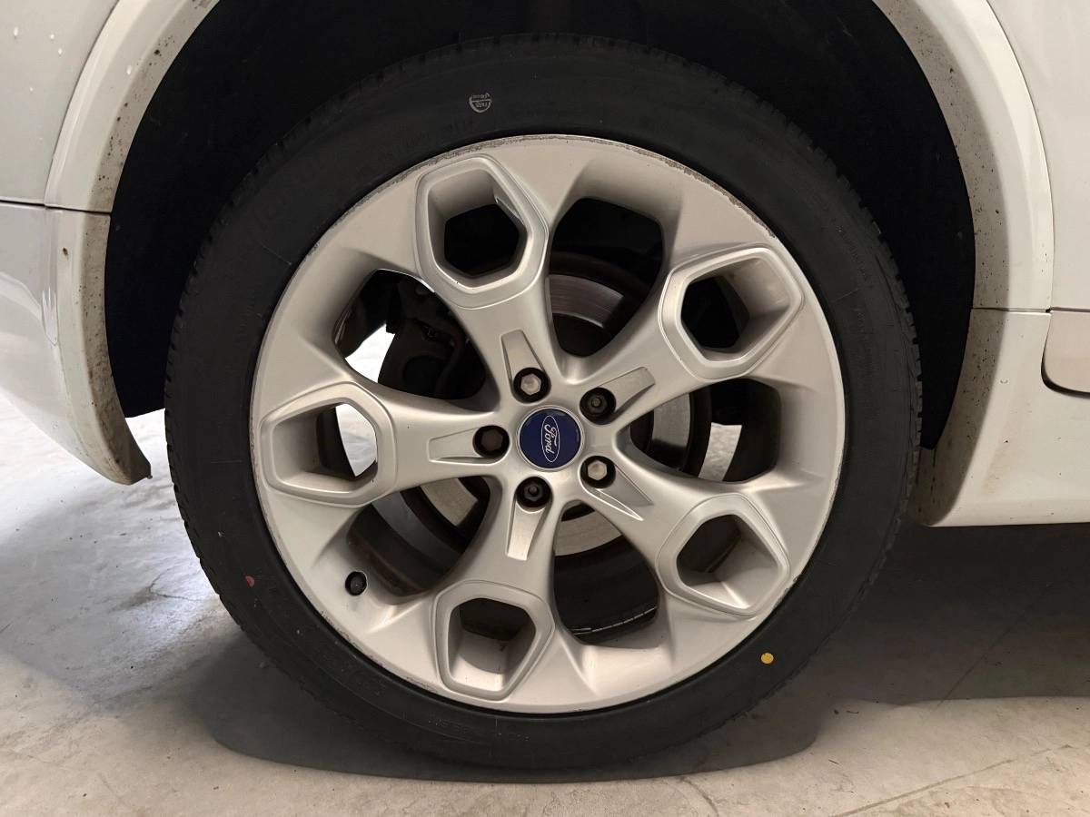 Ford Kuga - photo 11