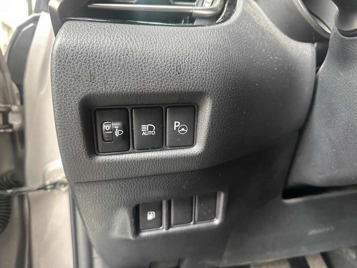 Toyota C-hr 1.8 HSD 122H 100 FULL-HYBRID DISTINCTIVE 4X2 E-CVT BVA