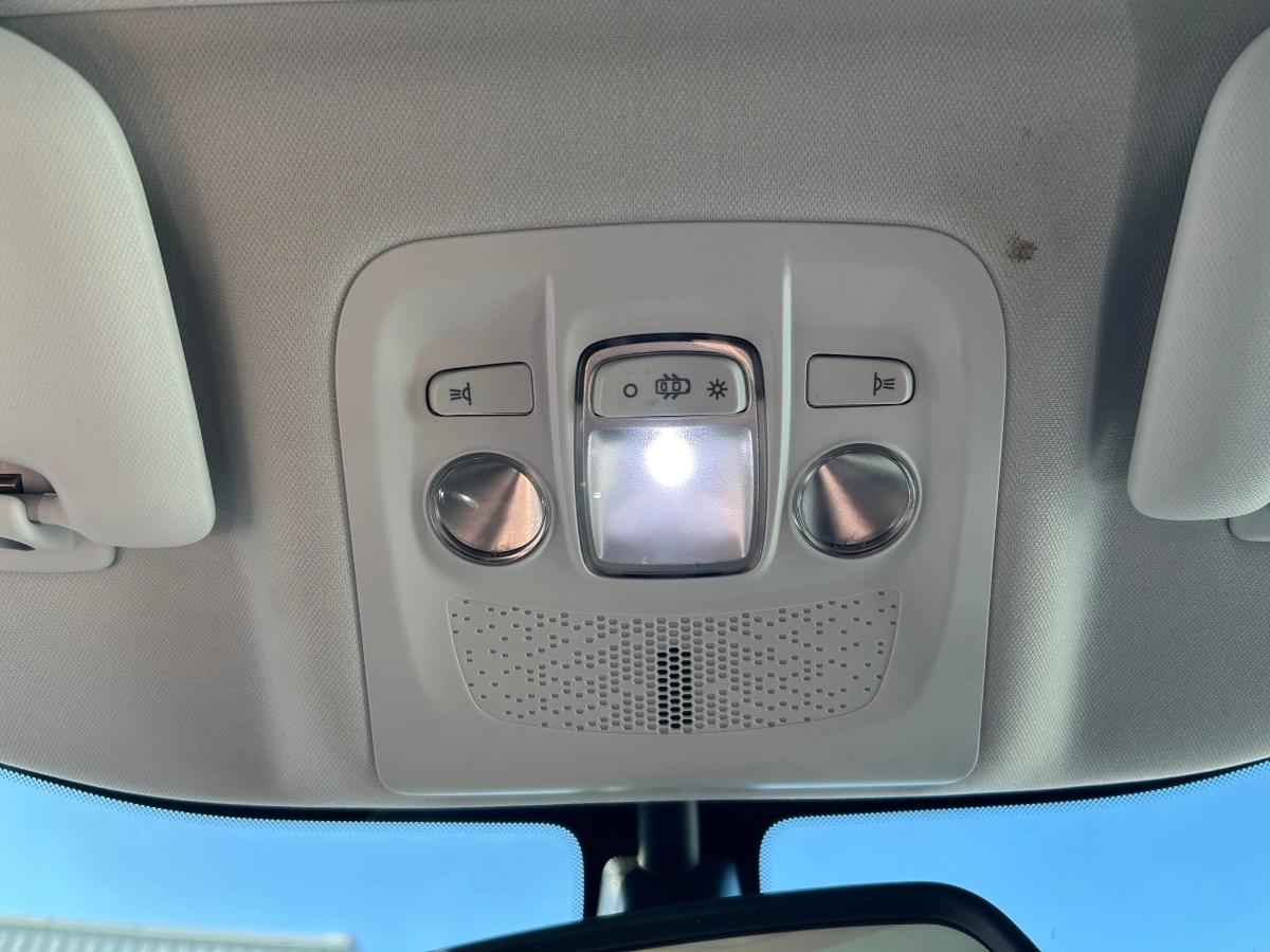 Peugeot 2008 GENERATION-I 1.6 BLUEHDI 120 CROSSWAY