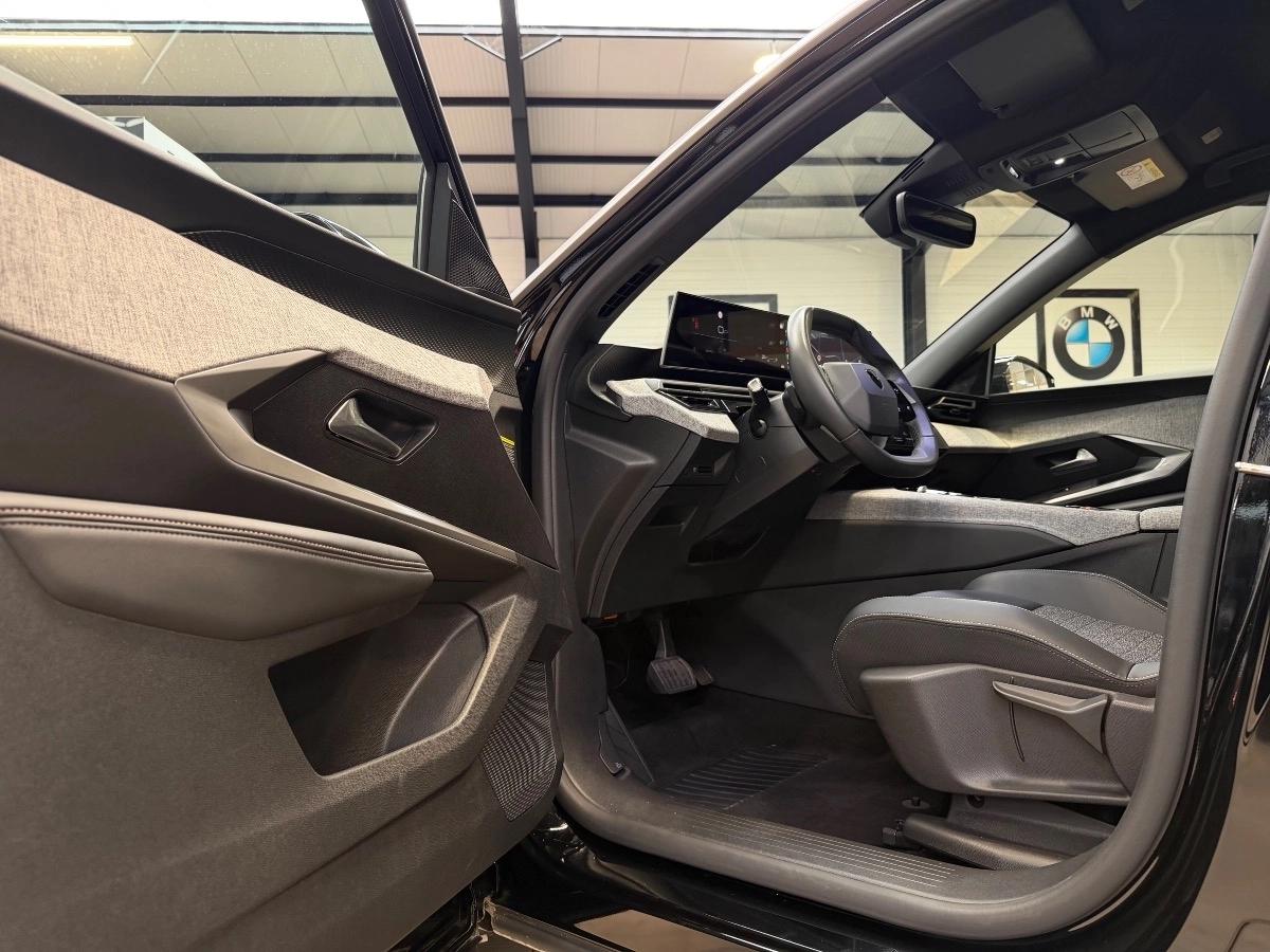 PEUGEOT 5008 GENERATION-III 1.2 135 MHEV HYBRID E-DSC6 - FINITION ALLURE - 1ERE MAIN - TVA RECUPERABLE