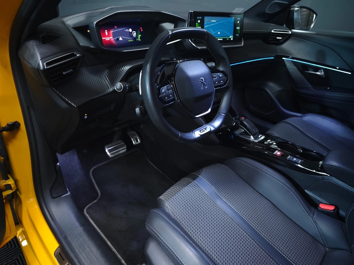 Peugeot 208 - photo 7