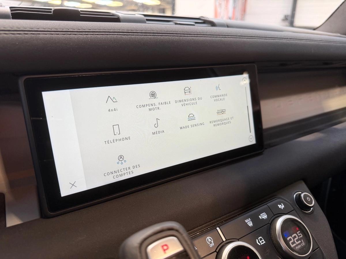 Land Rover Defender 110 3.0 D200 200 MHEV X-DYNAMIC 4WD BVA8 /ATTELAGE/TOIT PANO/CARPLAY/MERIDIAN/