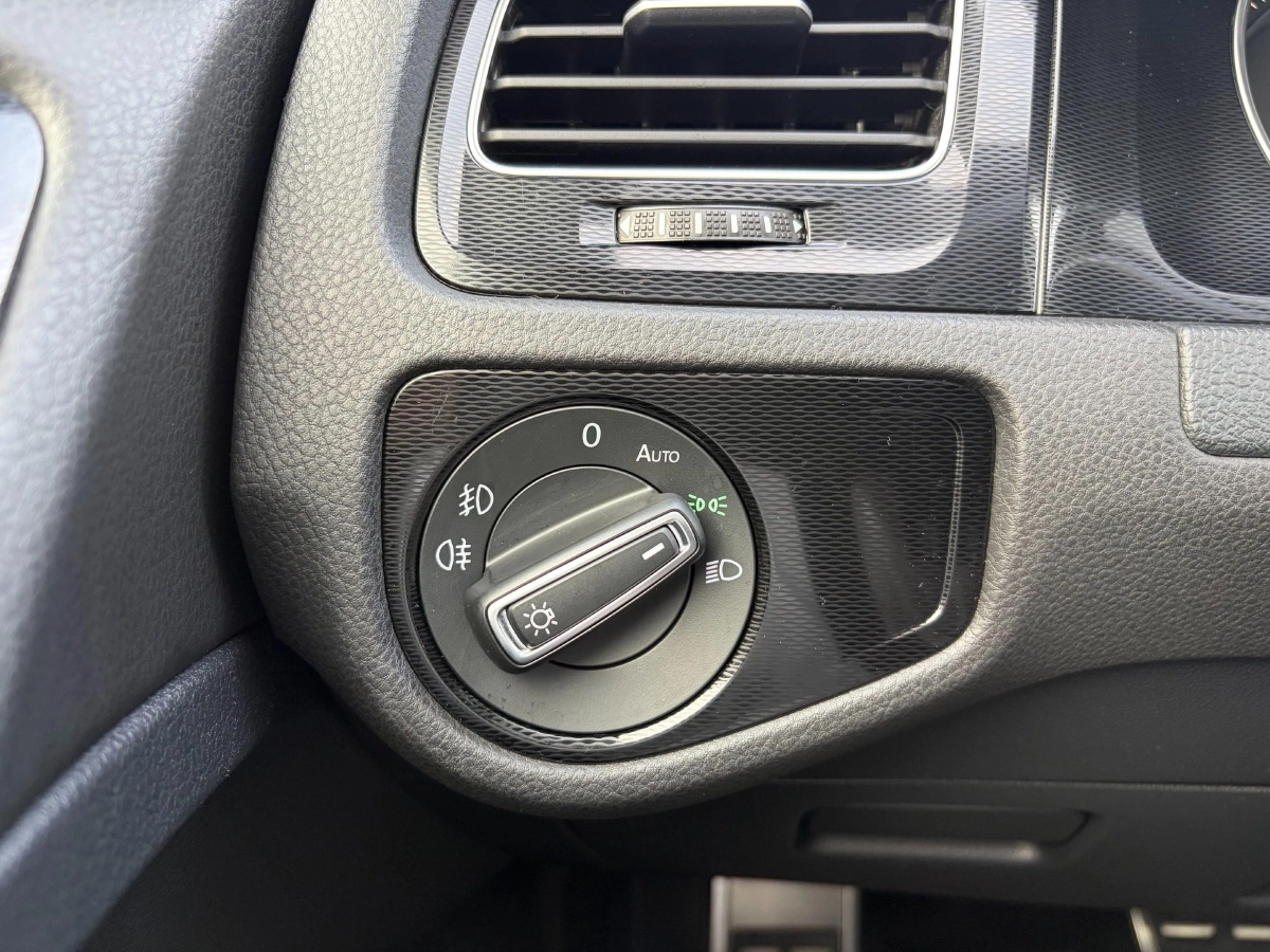 Volkswagen Golf - photo 23