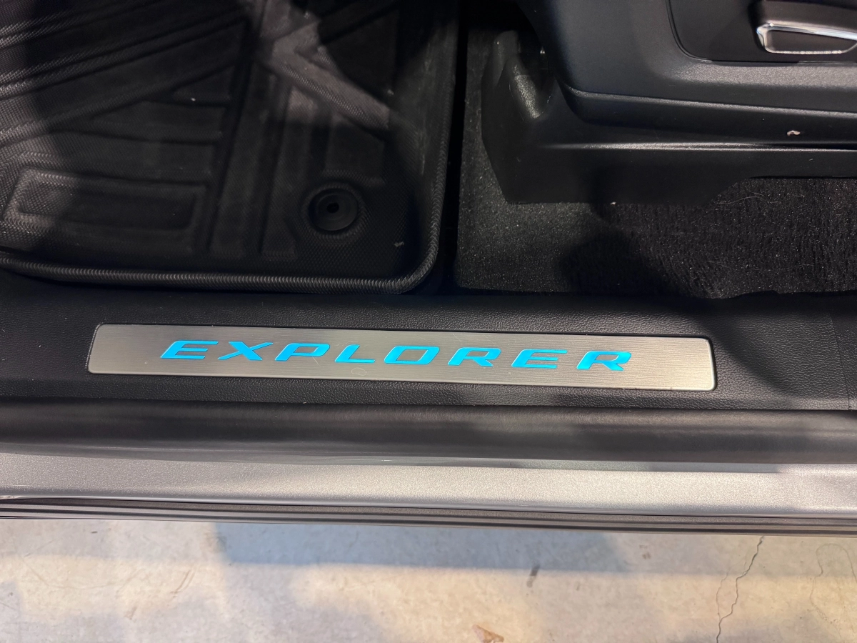 Ford Explorer - photo 29