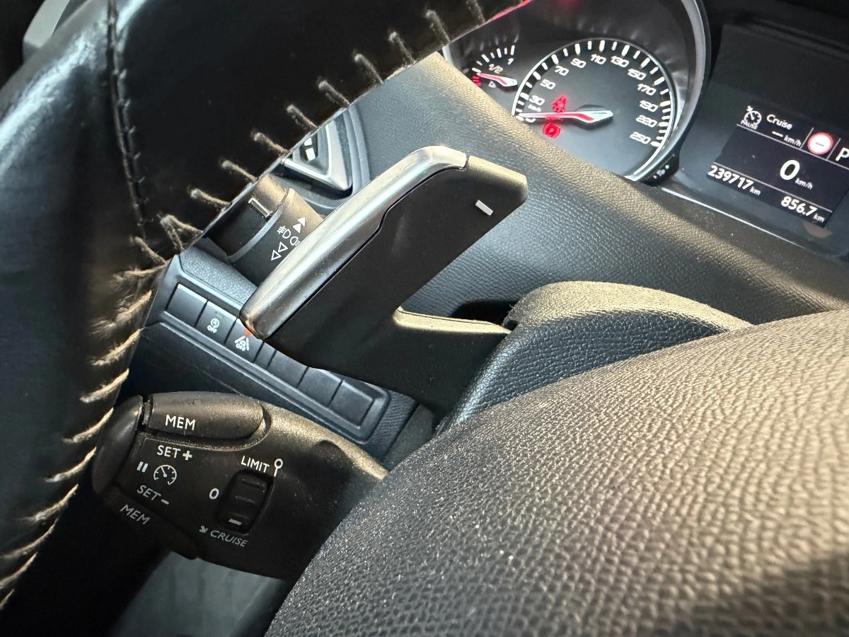 Peugeot 308 - photo 29