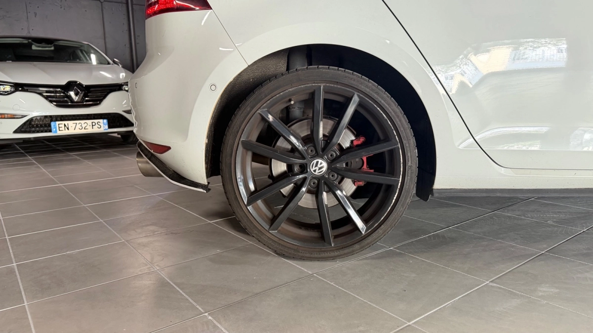 Volkswagen Golf - photo 14