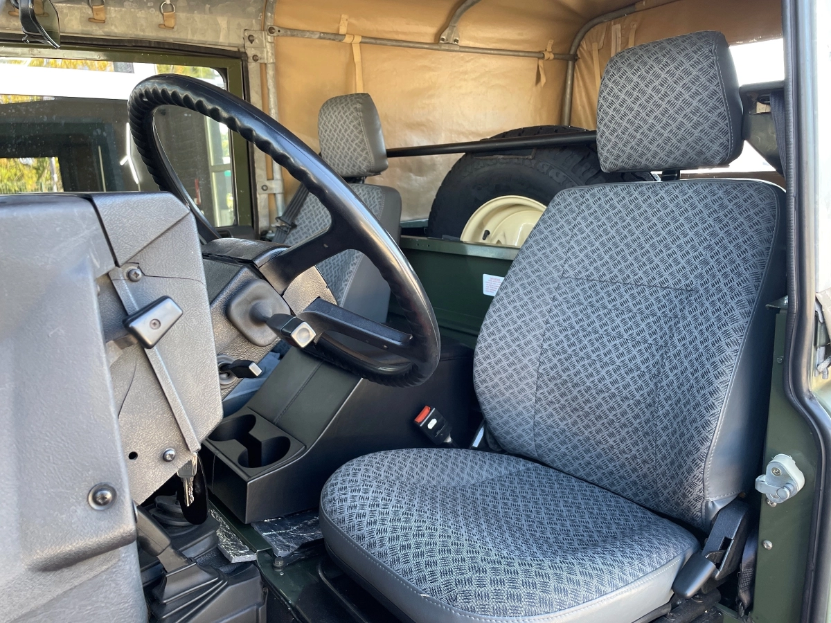 Land Rover Defender - photo 6