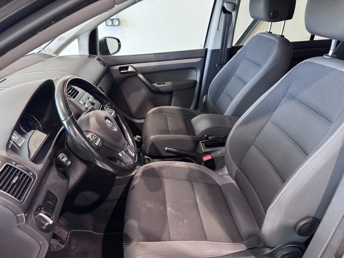 Volkswagen Touran - photo 10