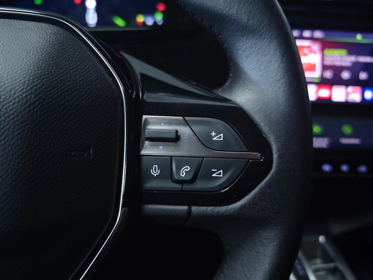 Peugeot 308 - photo 12
