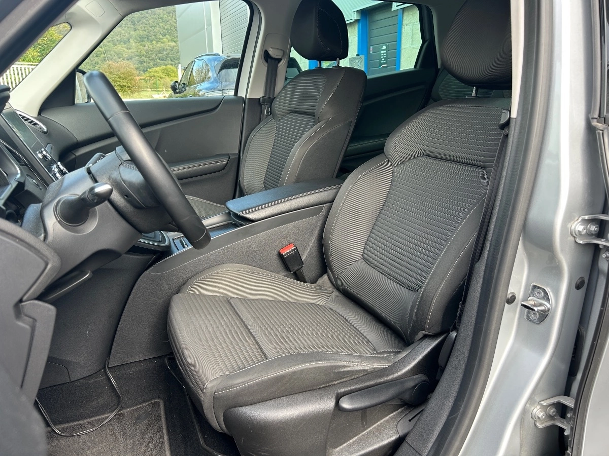 Renault Scenic - photo 8