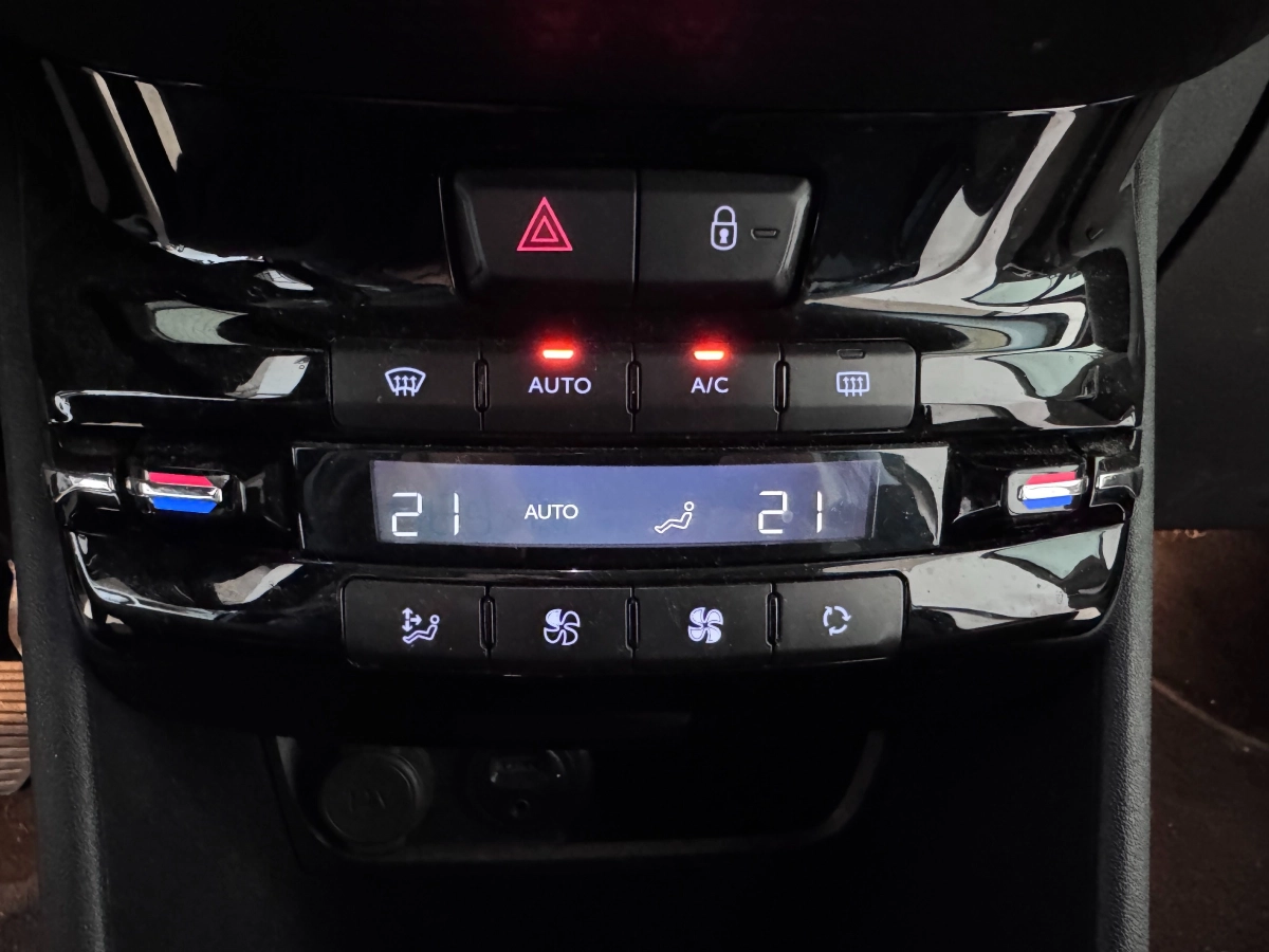 Peugeot 2008 - photo 17